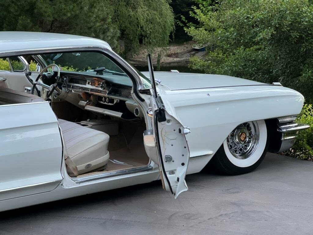 1962 CADILLAC DE VILLE PARK AVENUE 4 SP AUTOMATIC 4D HARDTOP