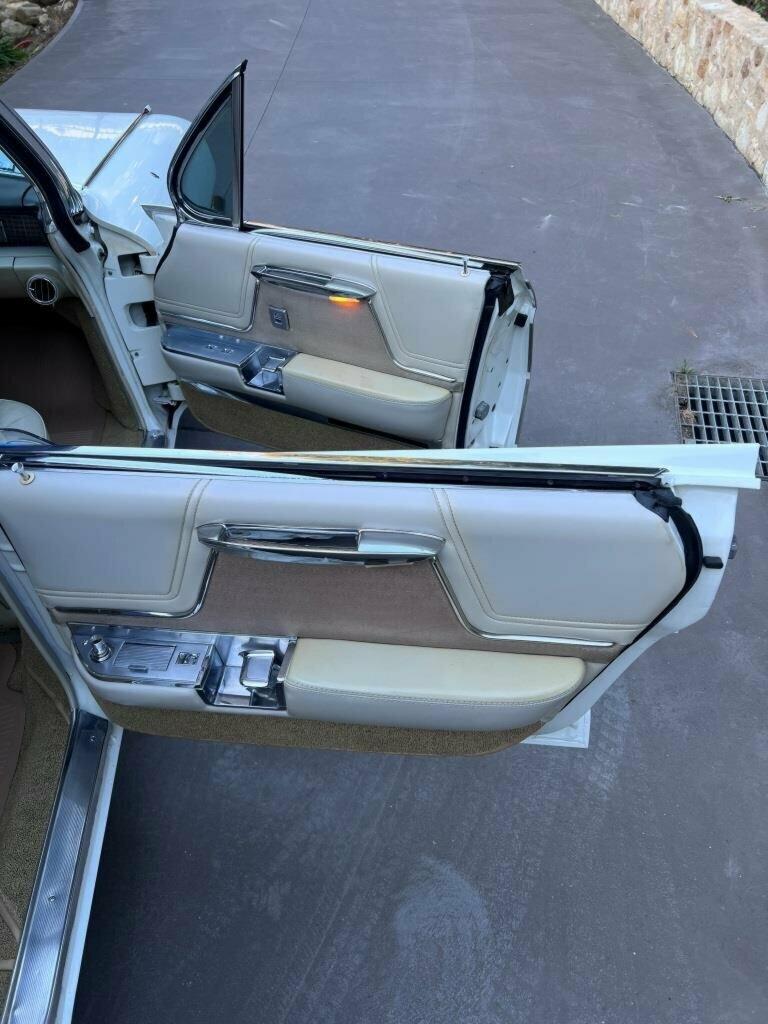 1962 CADILLAC DE VILLE PARK AVENUE 4 SP AUTOMATIC 4D HARDTOP