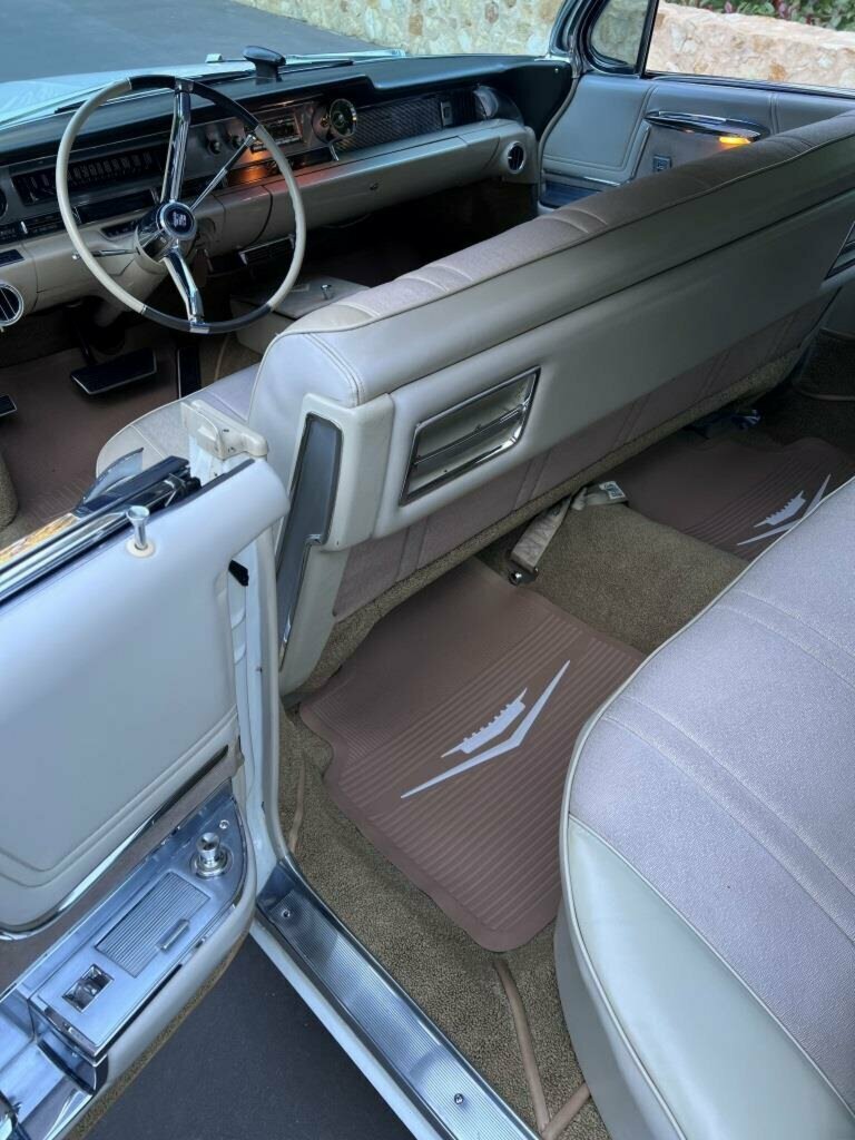1962 CADILLAC DE VILLE PARK AVENUE 4 SP AUTOMATIC 4D HARDTOP