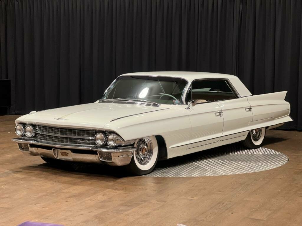 1962 CADILLAC DE VILLE PARK AVENUE 4 SP AUTOMATIC 4D HARDTOP