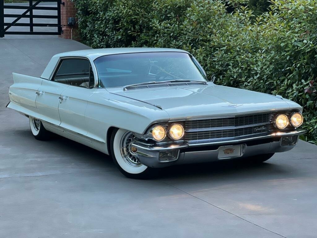 1962 CADILLAC DE VILLE PARK AVENUE 4 SP AUTOMATIC 4D HARDTOP