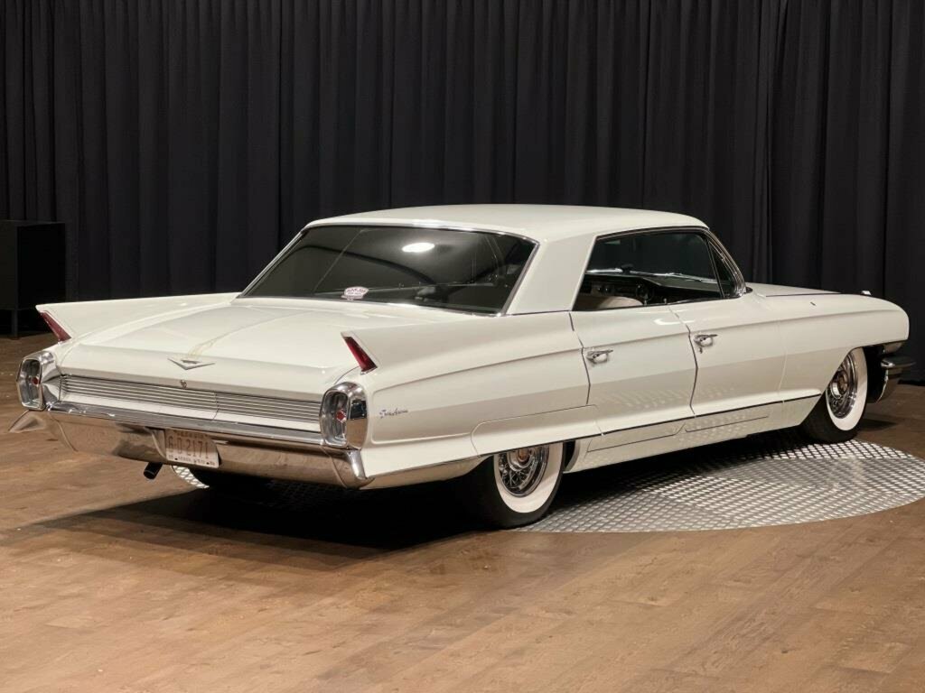 1962 CADILLAC DE VILLE PARK AVENUE 4 SP AUTOMATIC 4D HARDTOP