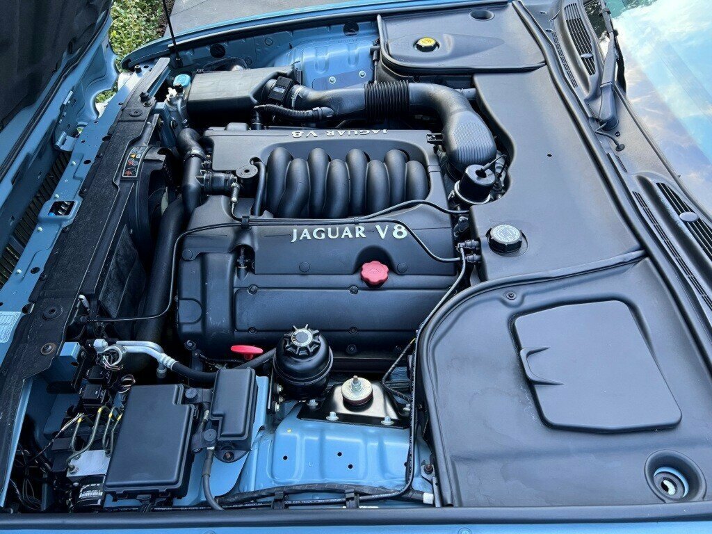 1998 JAGUAR XJ8 3.2 5 SP AUTOMATIC 4D SALOON