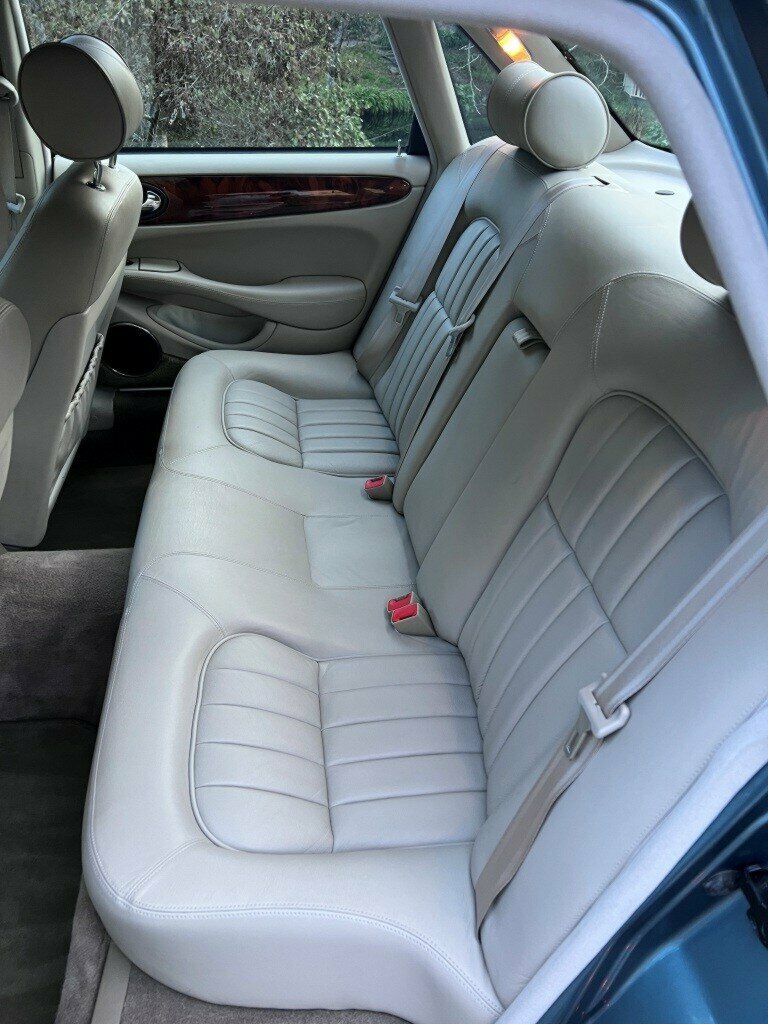 1998 JAGUAR XJ8 3.2 5 SP AUTOMATIC 4D SALOON
