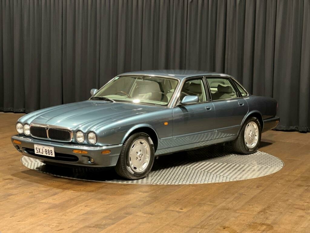 1998 JAGUAR XJ8 3.2 5 SP AUTOMATIC 4D SALOON