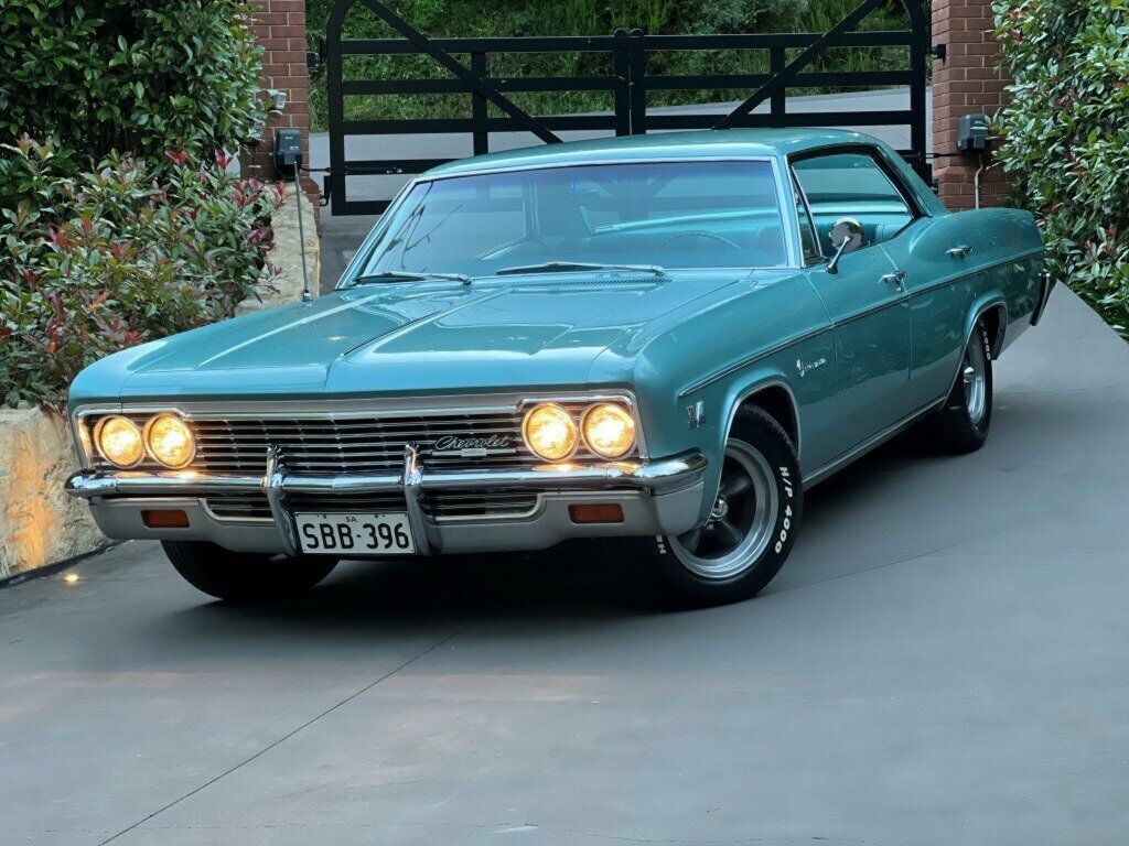 1966 CHEVROLET IMPALA SEDAN