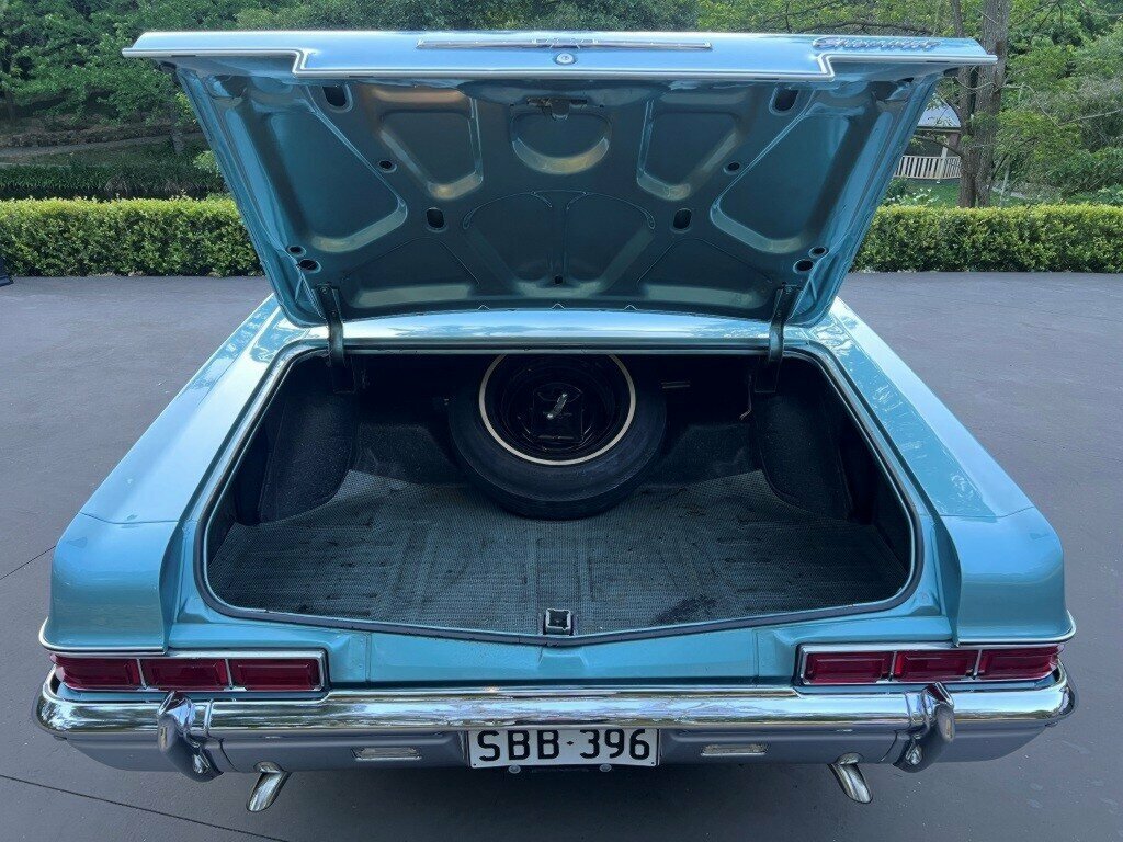 1966 CHEVROLET IMPALA SEDAN