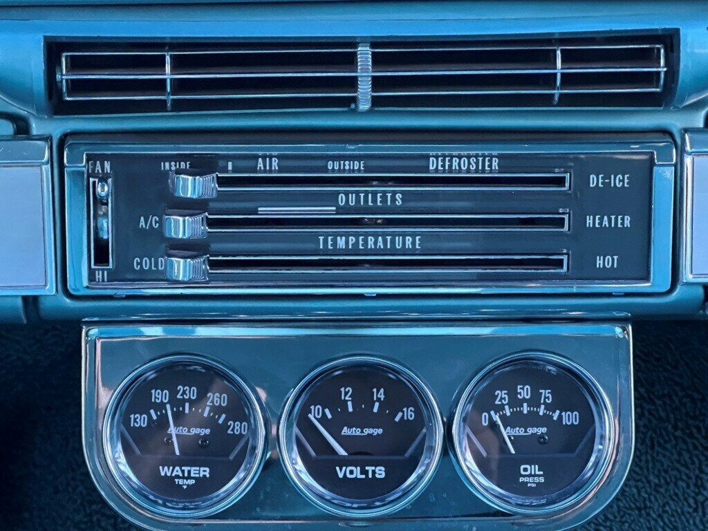 1966 CHEVROLET IMPALA SEDAN