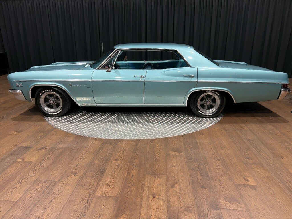 1966 CHEVROLET IMPALA SEDAN