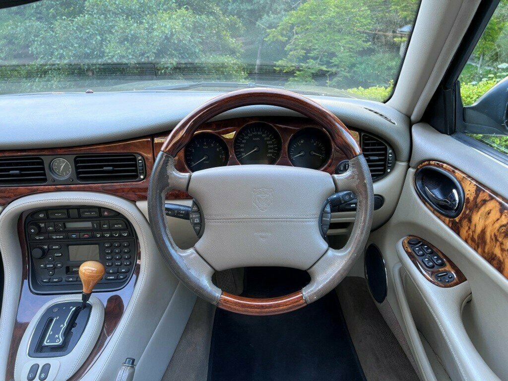 2002 JAGUAR XJ8 4.0 SPORT 5 SP AUTOMATIC 4D SALOON