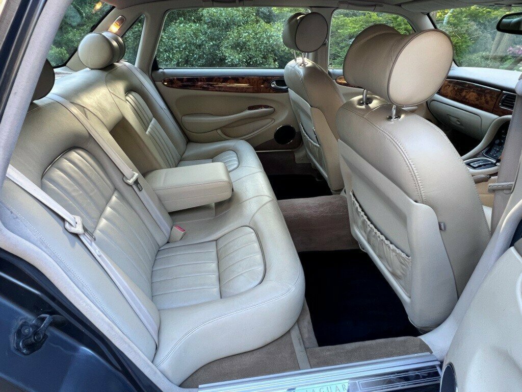 2002 JAGUAR XJ8 4.0 SPORT 5 SP AUTOMATIC 4D SALOON