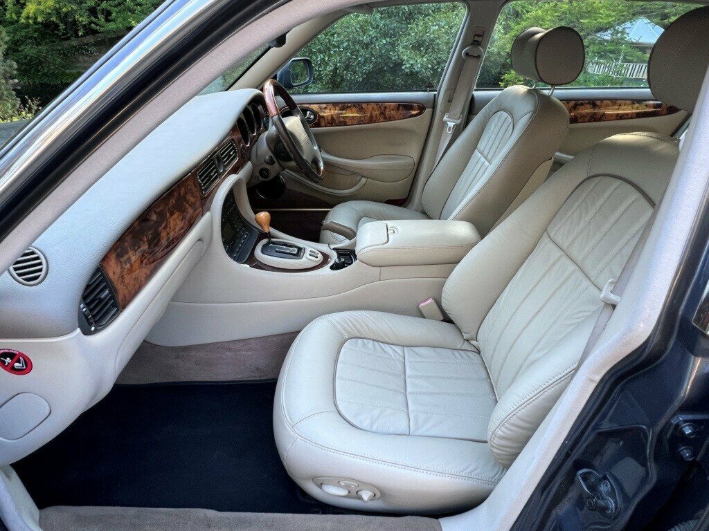 2002 JAGUAR XJ8 4.0 SPORT 5 SP AUTOMATIC 4D SALOON