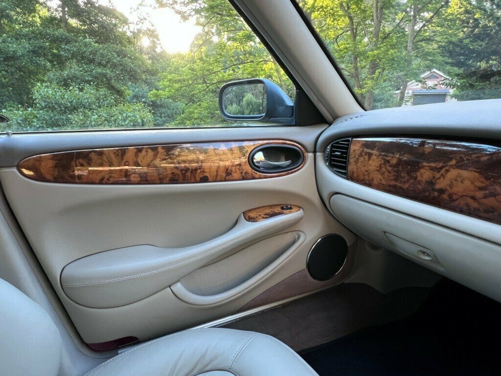 2002 JAGUAR XJ8 4.0 SPORT 5 SP AUTOMATIC 4D SALOON