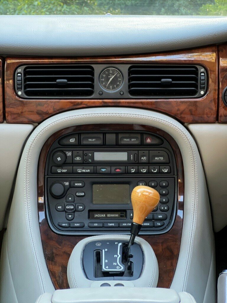 2002 JAGUAR XJ8 4.0 SPORT 5 SP AUTOMATIC 4D SALOON
