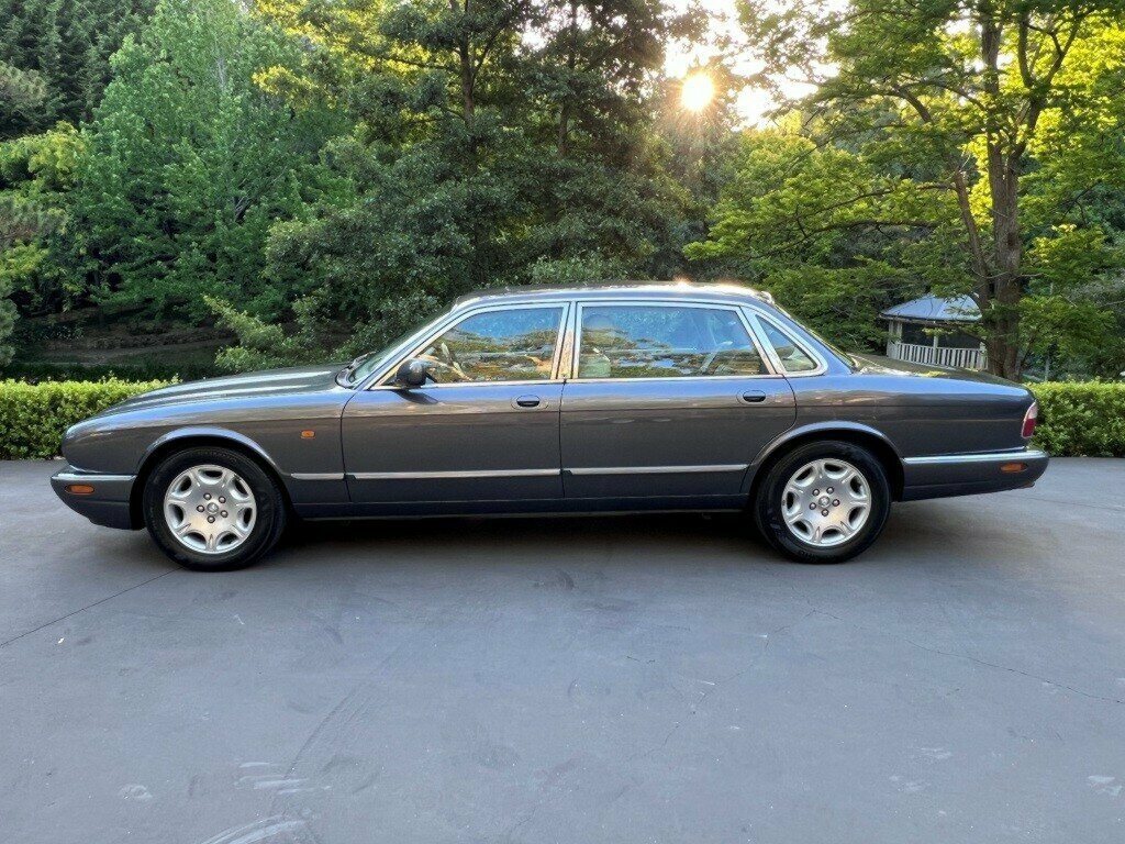 2002 JAGUAR XJ8 4.0 SPORT 5 SP AUTOMATIC 4D SALOON