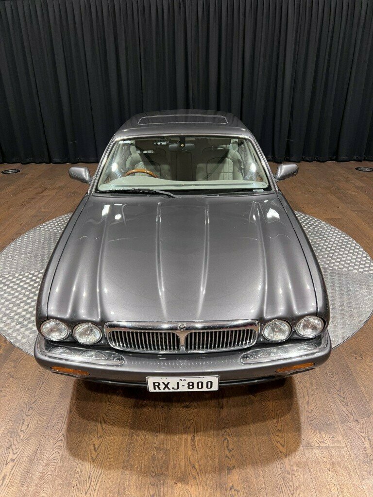 2002 JAGUAR XJ8 4.0 SPORT 5 SP AUTOMATIC 4D SALOON