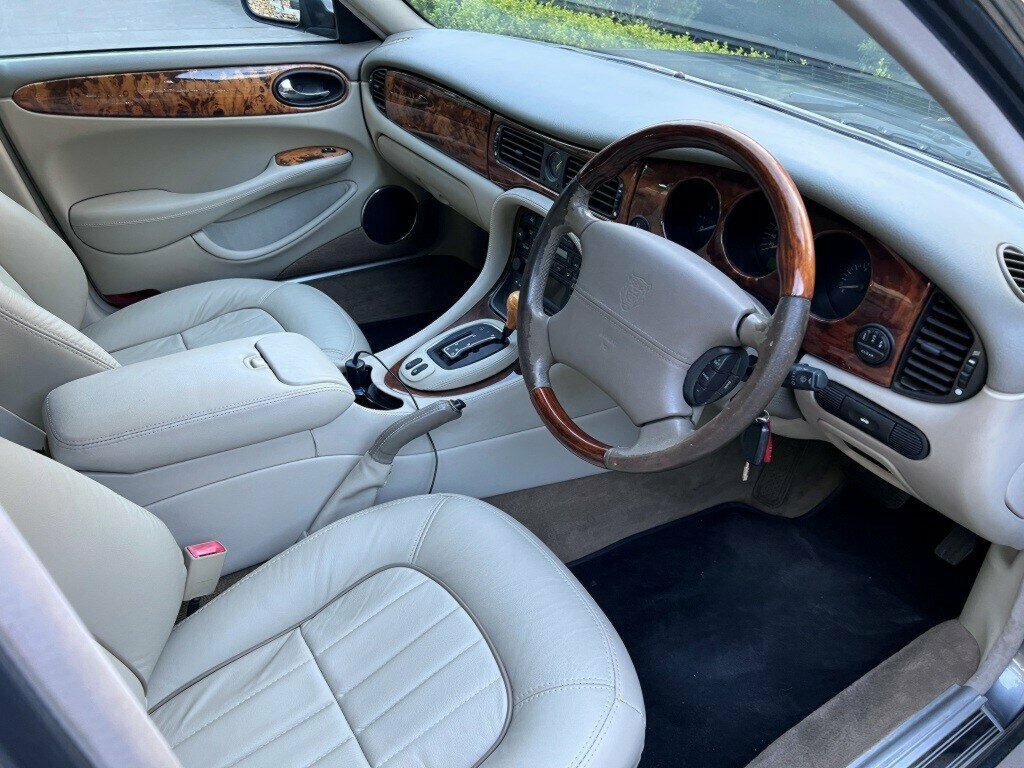 2002 JAGUAR XJ8 4.0 SPORT 5 SP AUTOMATIC 4D SALOON