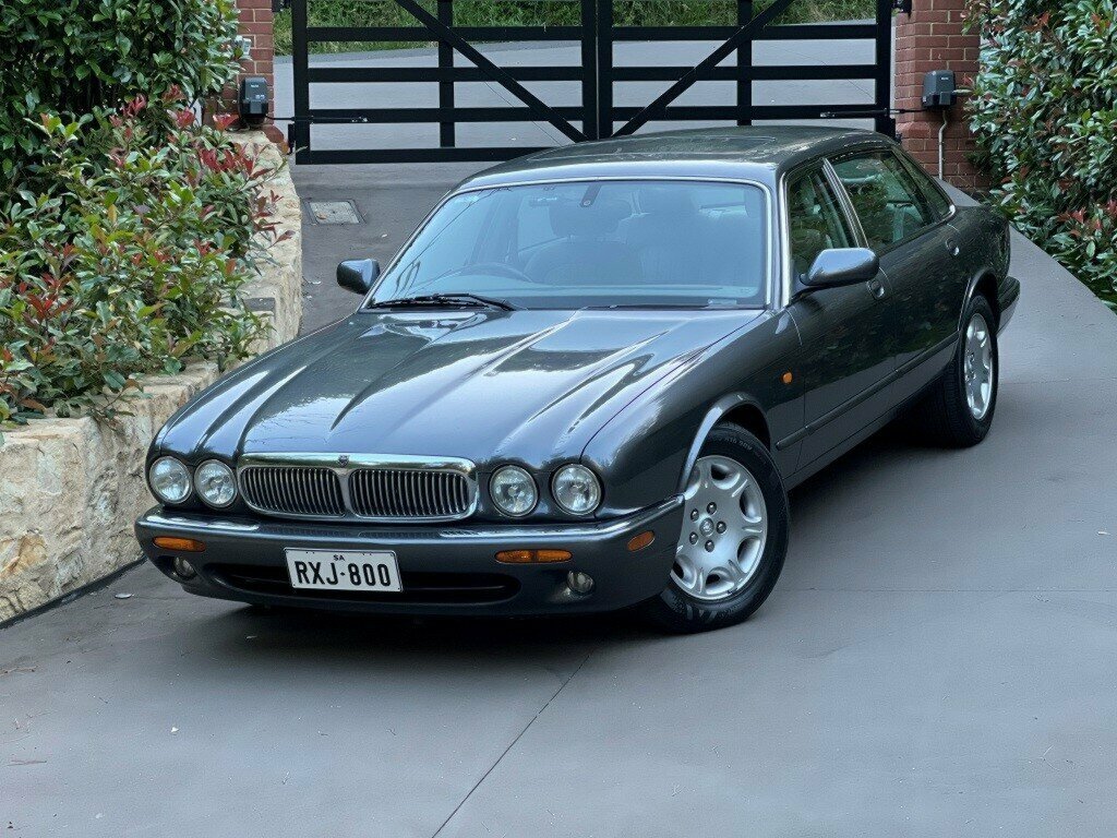 2002 JAGUAR XJ8 4.0 SPORT 5 SP AUTOMATIC 4D SALOON