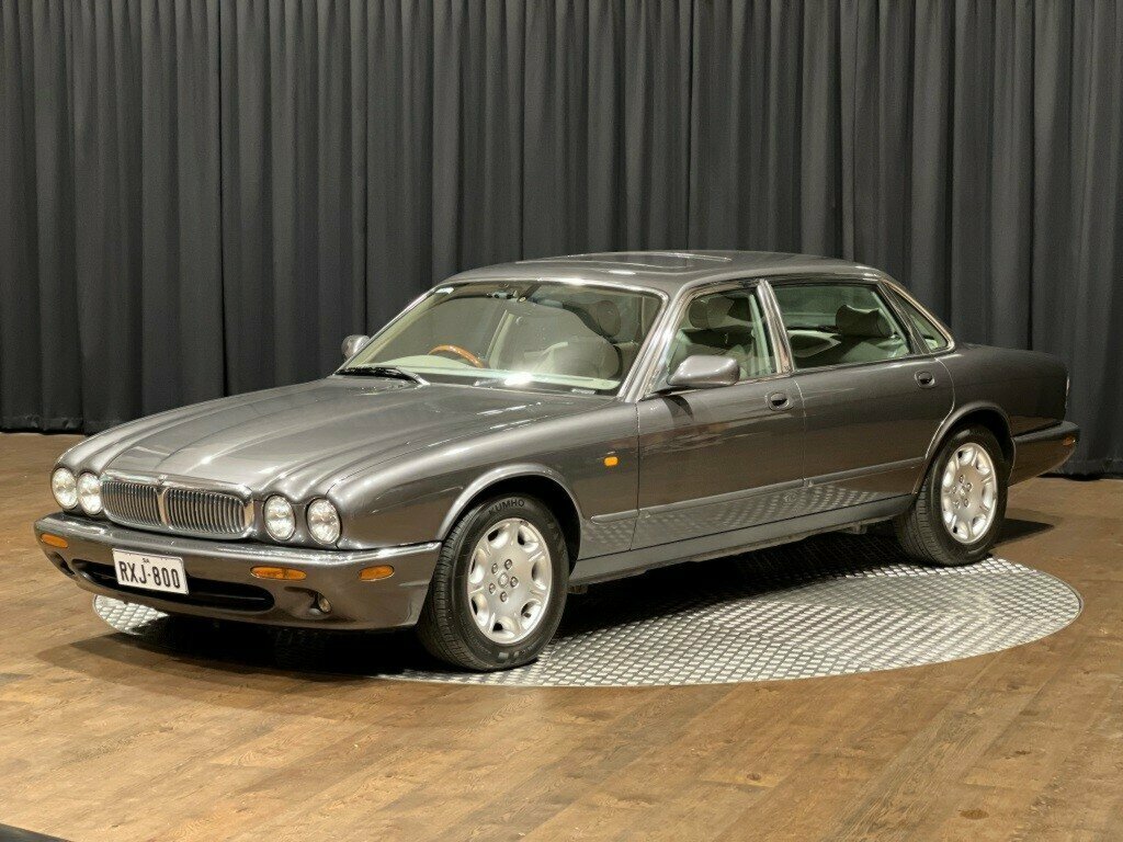 2002 JAGUAR XJ8 4.0 SPORT 5 SP AUTOMATIC 4D SALOON