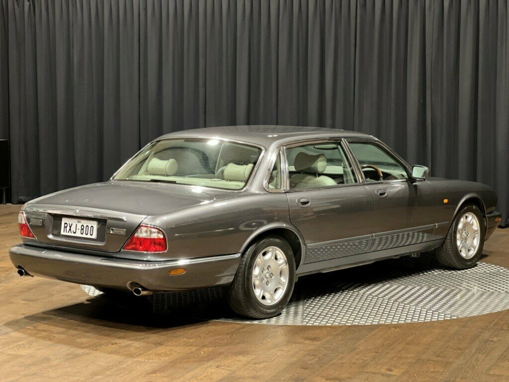 2002 JAGUAR XJ8 4.0 SPORT 5 SP AUTOMATIC 4D SALOON