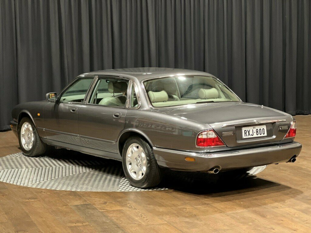 2002 JAGUAR XJ8 4.0 SPORT 5 SP AUTOMATIC 4D SALOON