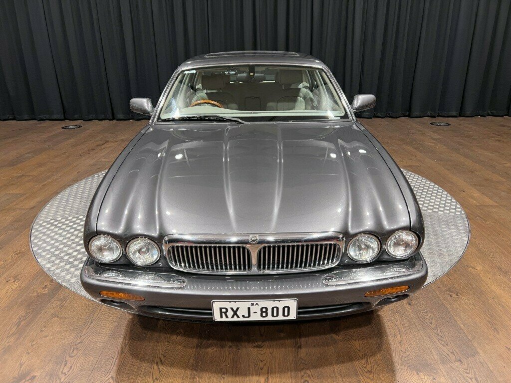2002 JAGUAR XJ8 4.0 SPORT 5 SP AUTOMATIC 4D SALOON