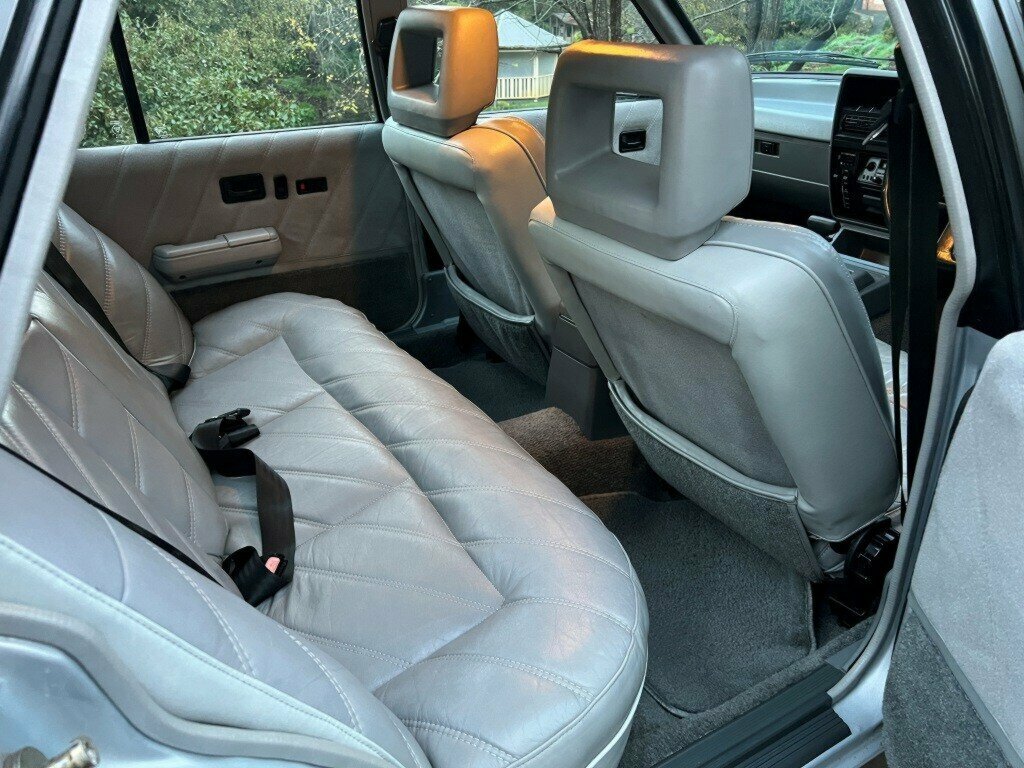 1985 HOLDEN HDT CALAIS DIRECTOR 3 SP AUTOMATIC 4D SEDAN