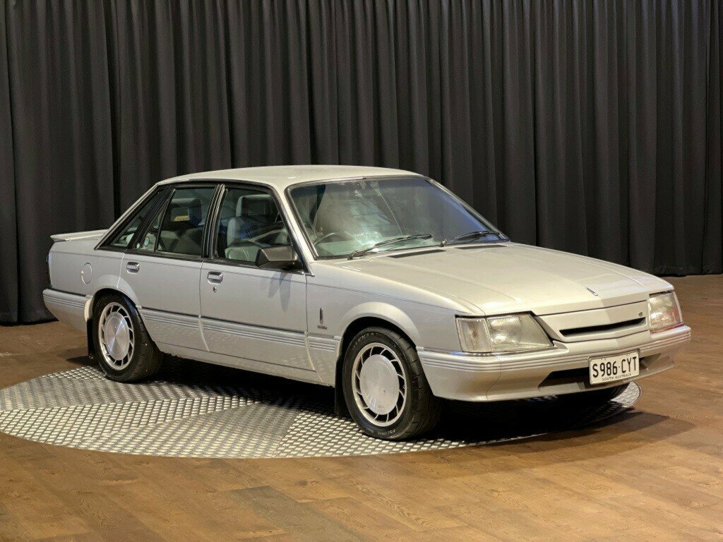 1985 HOLDEN HDT CALAIS DIRECTOR 3 SP AUTOMATIC 4D SEDAN