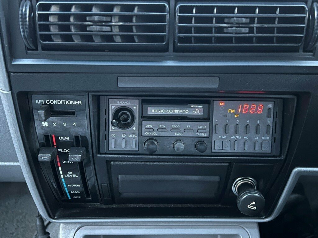 1985 HOLDEN HDT CALAIS DIRECTOR 3 SP AUTOMATIC 4D SEDAN