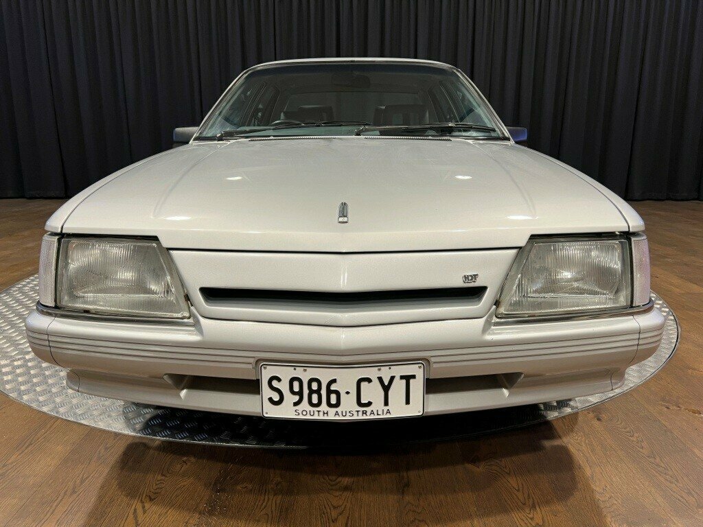1985 HOLDEN HDT CALAIS DIRECTOR 3 SP AUTOMATIC 4D SEDAN