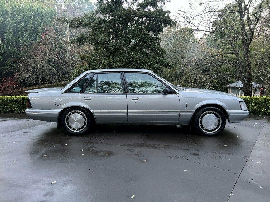 1985 HOLDEN HDT CALAIS DIRECTOR 3 SP AUTOMATIC 4D SEDAN