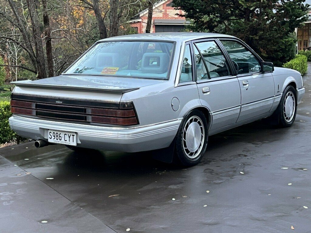 1985 HOLDEN HDT CALAIS DIRECTOR 3 SP AUTOMATIC 4D SEDAN