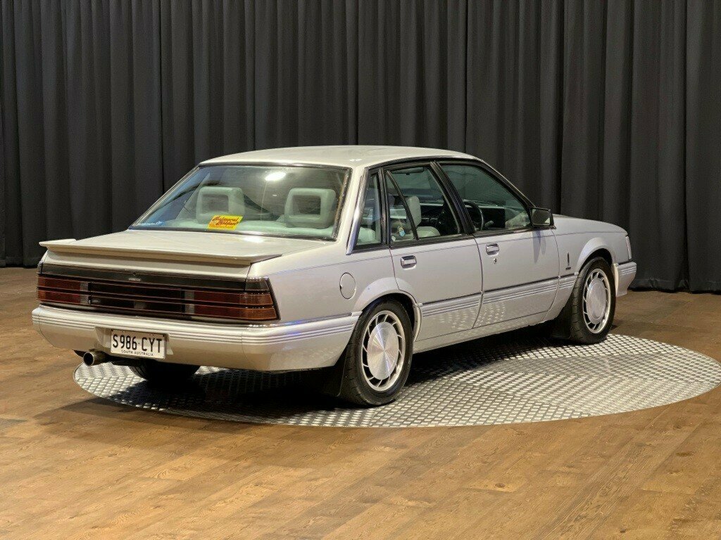 1985 HOLDEN HDT CALAIS DIRECTOR 3 SP AUTOMATIC 4D SEDAN