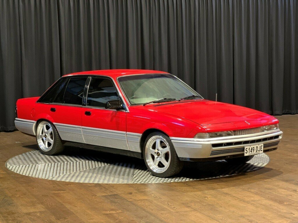 1986 HOLDEN COMMODORE VL SL 5 SP MANUAL 4D SEDAN