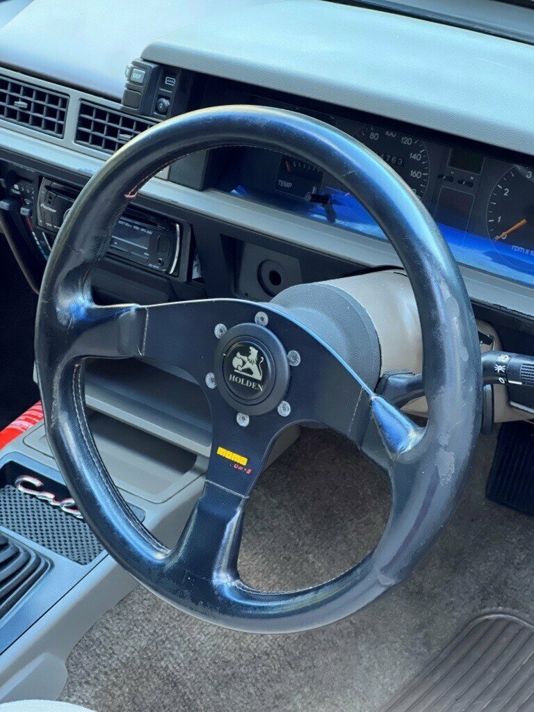 1986 HOLDEN COMMODORE VL SL 5 SP MANUAL 4D SEDAN