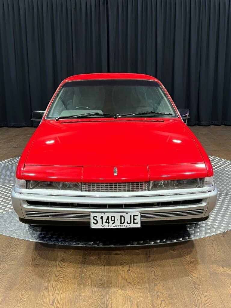 1986 HOLDEN COMMODORE VL SL 5 SP MANUAL 4D SEDAN