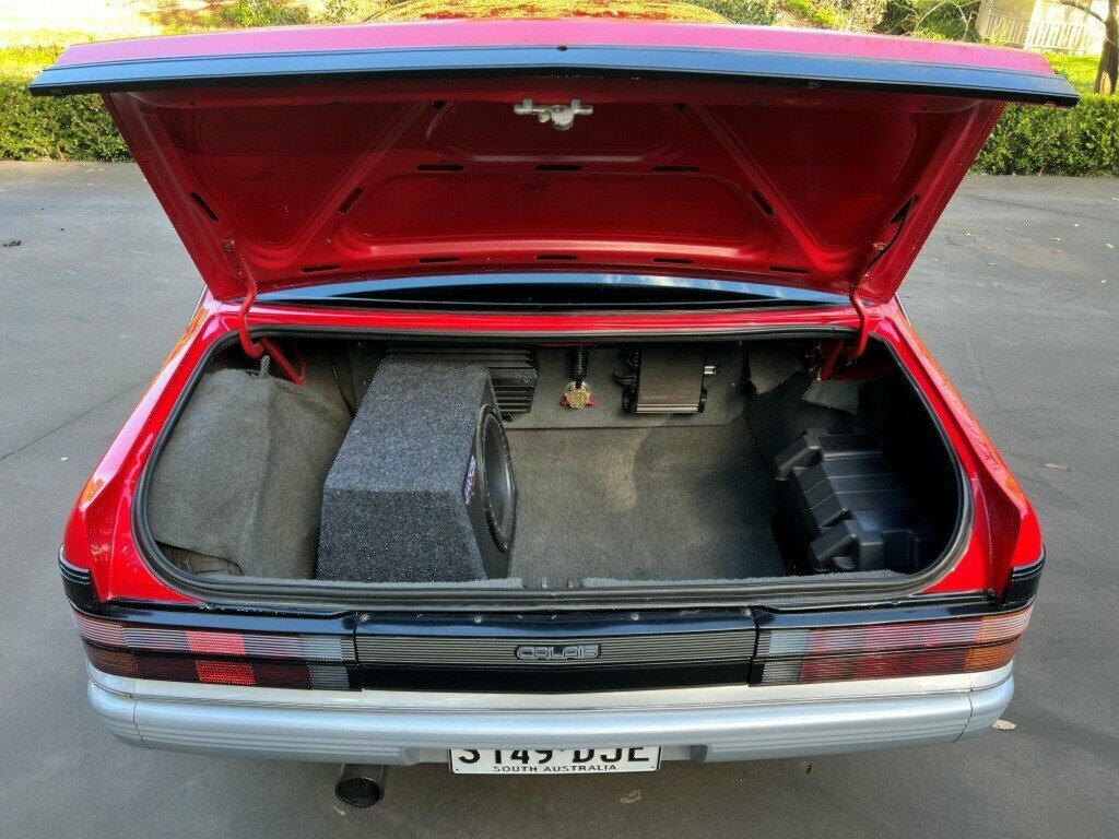 1986 HOLDEN COMMODORE VL SL 5 SP MANUAL 4D SEDAN