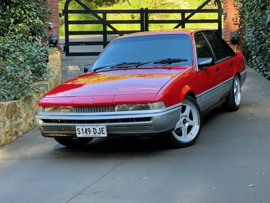 1986 HOLDEN COMMODORE VL SL 5 SP MANUAL 4D SEDAN