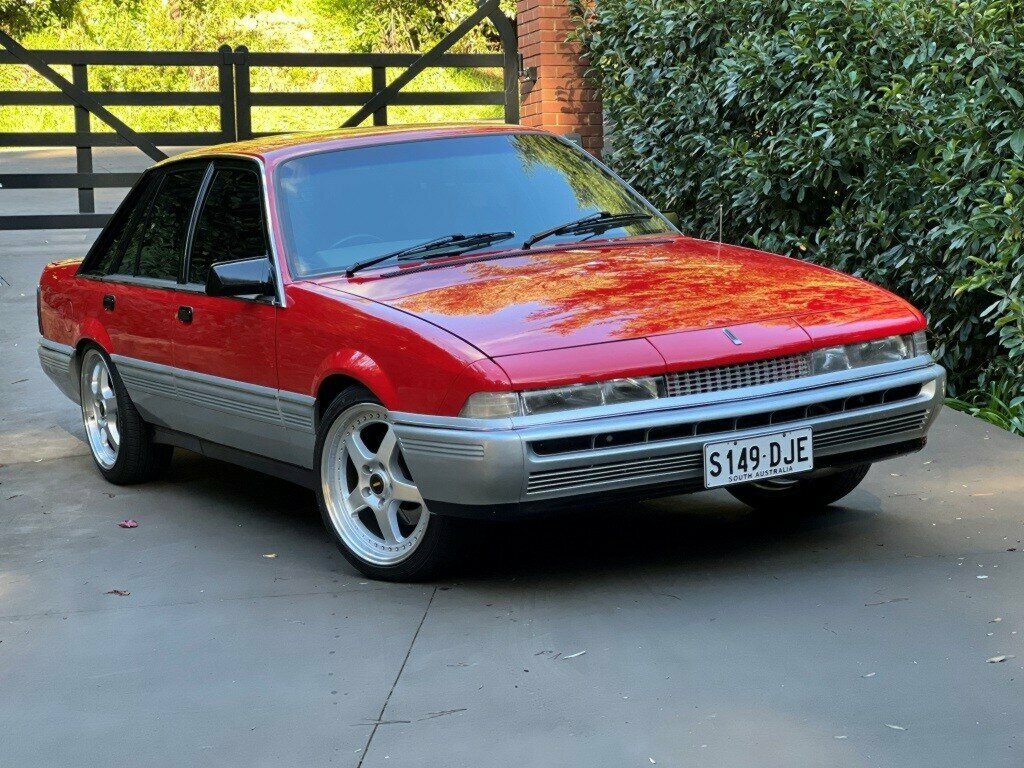 1986 HOLDEN COMMODORE VL SL 5 SP MANUAL 4D SEDAN