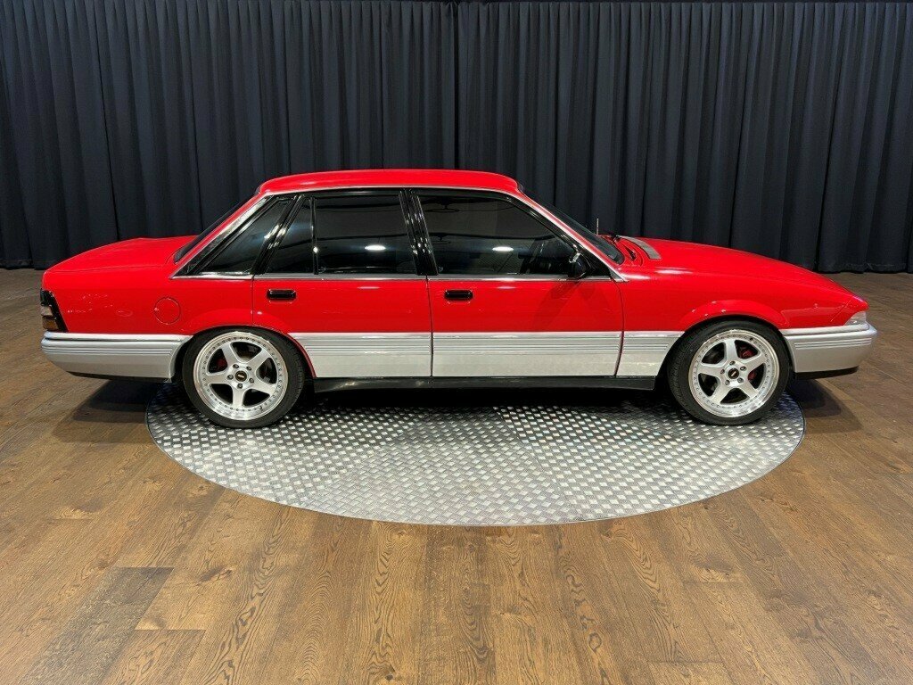 1986 HOLDEN COMMODORE VL SL 5 SP MANUAL 4D SEDAN
