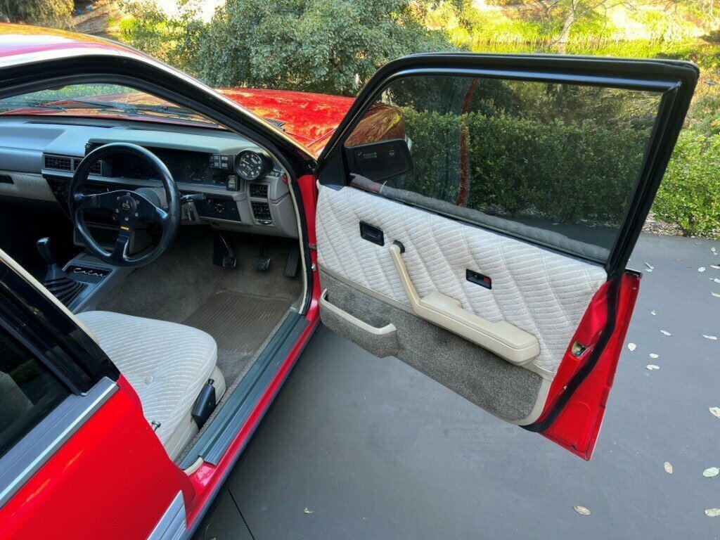 1986 HOLDEN COMMODORE VL SL 5 SP MANUAL 4D SEDAN