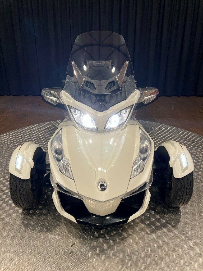 2016 CAN-AM SPYDER TRIKE