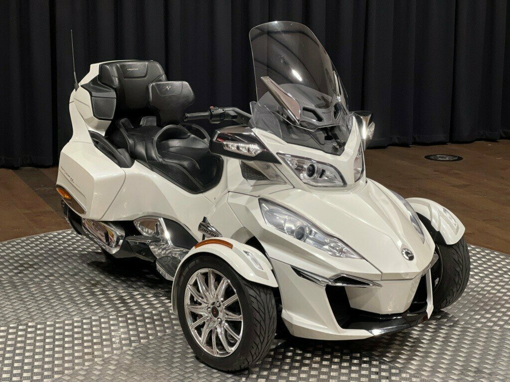 2016 CAN-AM SPYDER TRIKE