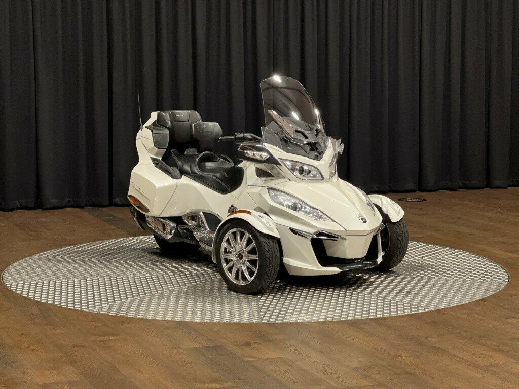 2016 CAN-AM SPYDER TRIKE