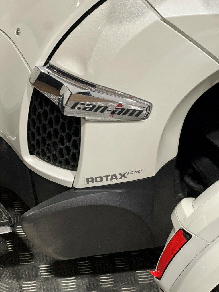 2016 CAN-AM SPYDER TRIKE