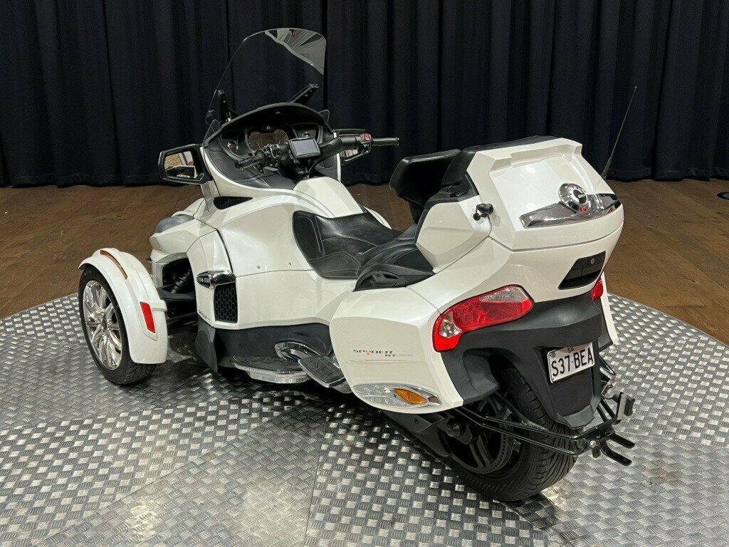 2016 CAN-AM SPYDER TRIKE