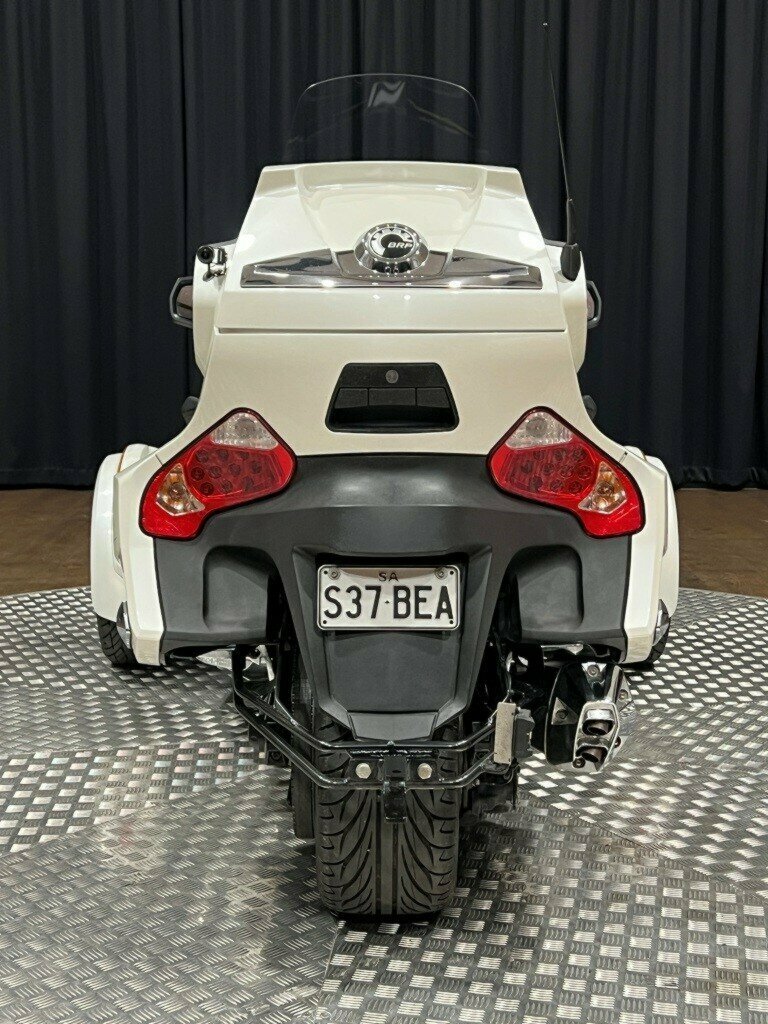 2016 CAN-AM SPYDER TRIKE