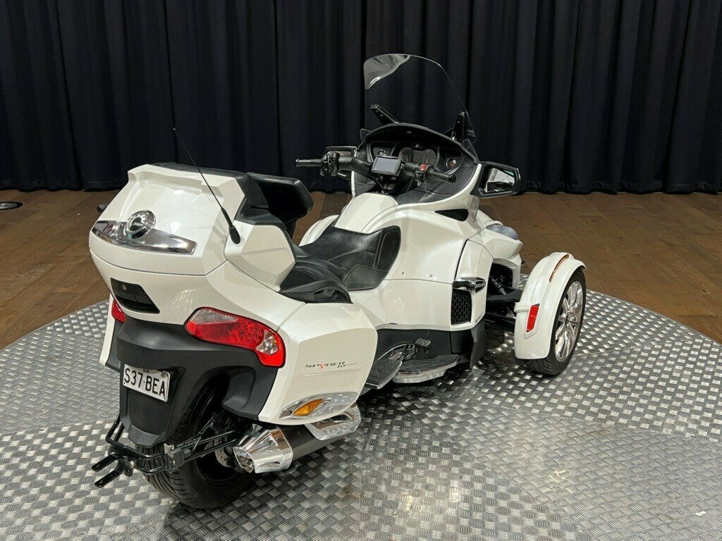 2016 CAN-AM SPYDER TRIKE