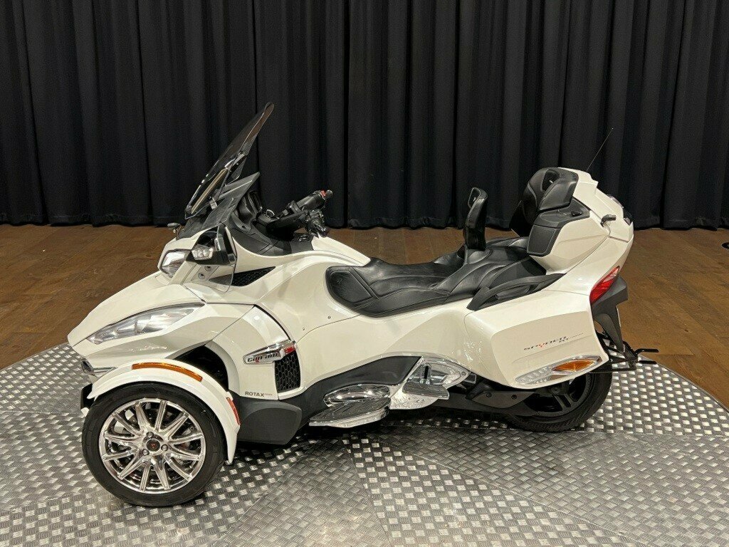 2016 CAN-AM SPYDER TRIKE