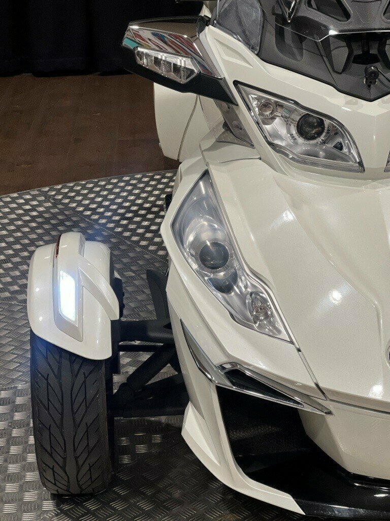 2016 CAN-AM SPYDER TRIKE